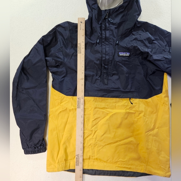 Patagonia Men’s XXS Hooded Rain Anorak Pullover Navy Yellow - Picture 5 of 11